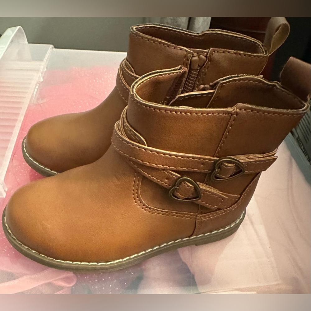 NWOT Old Navy girls boots size 7